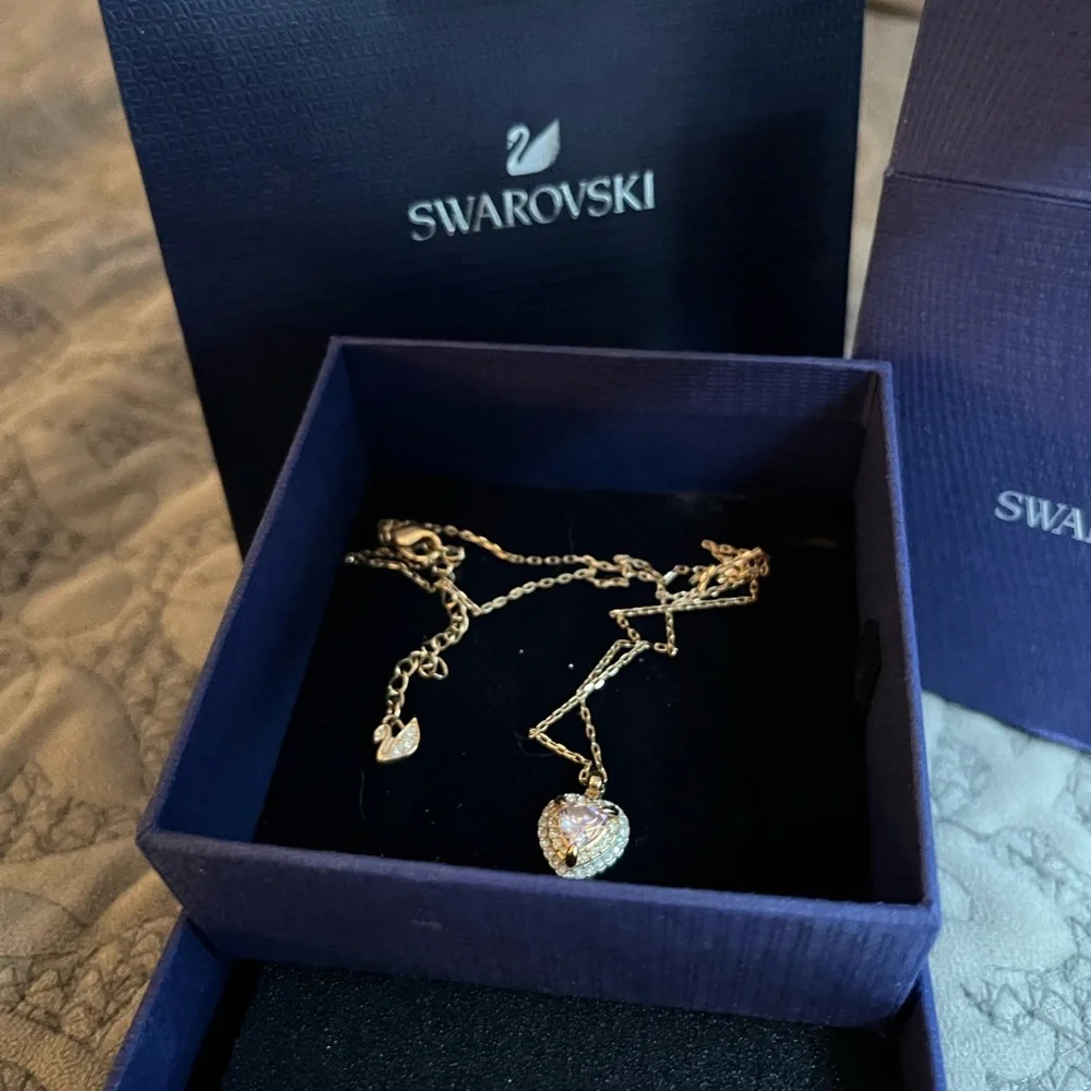 Swarovski heart necklace - Picture 2 of 5